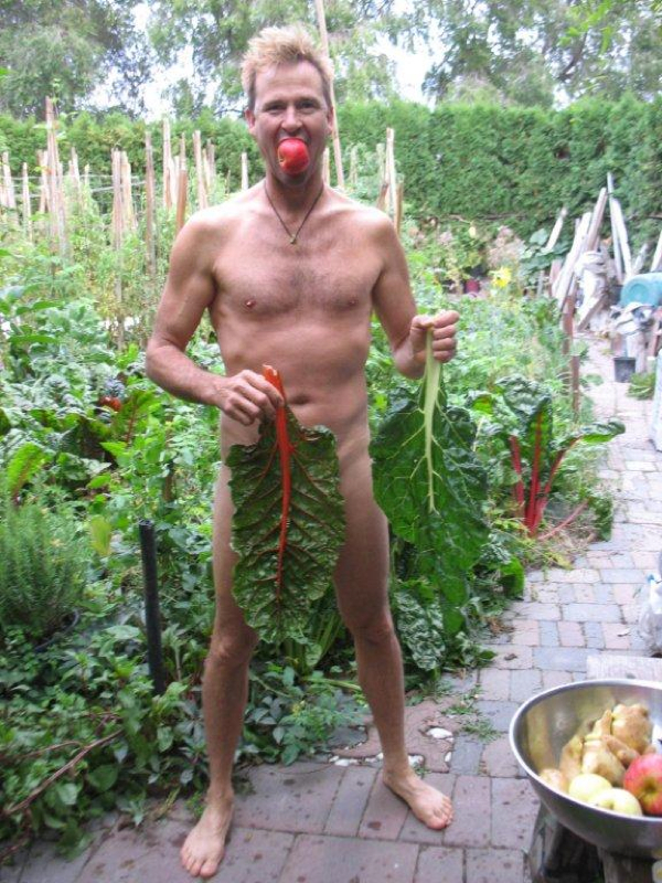 Naked Gardener 5